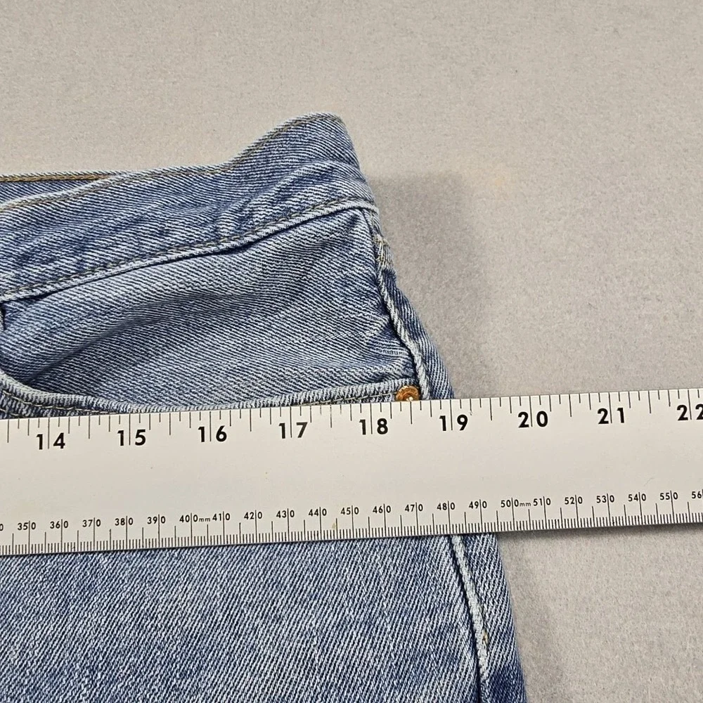 Levi's Mens 36x32 Blue Jeans 505 Straight Fit Light Wash Cotton Denim Classic